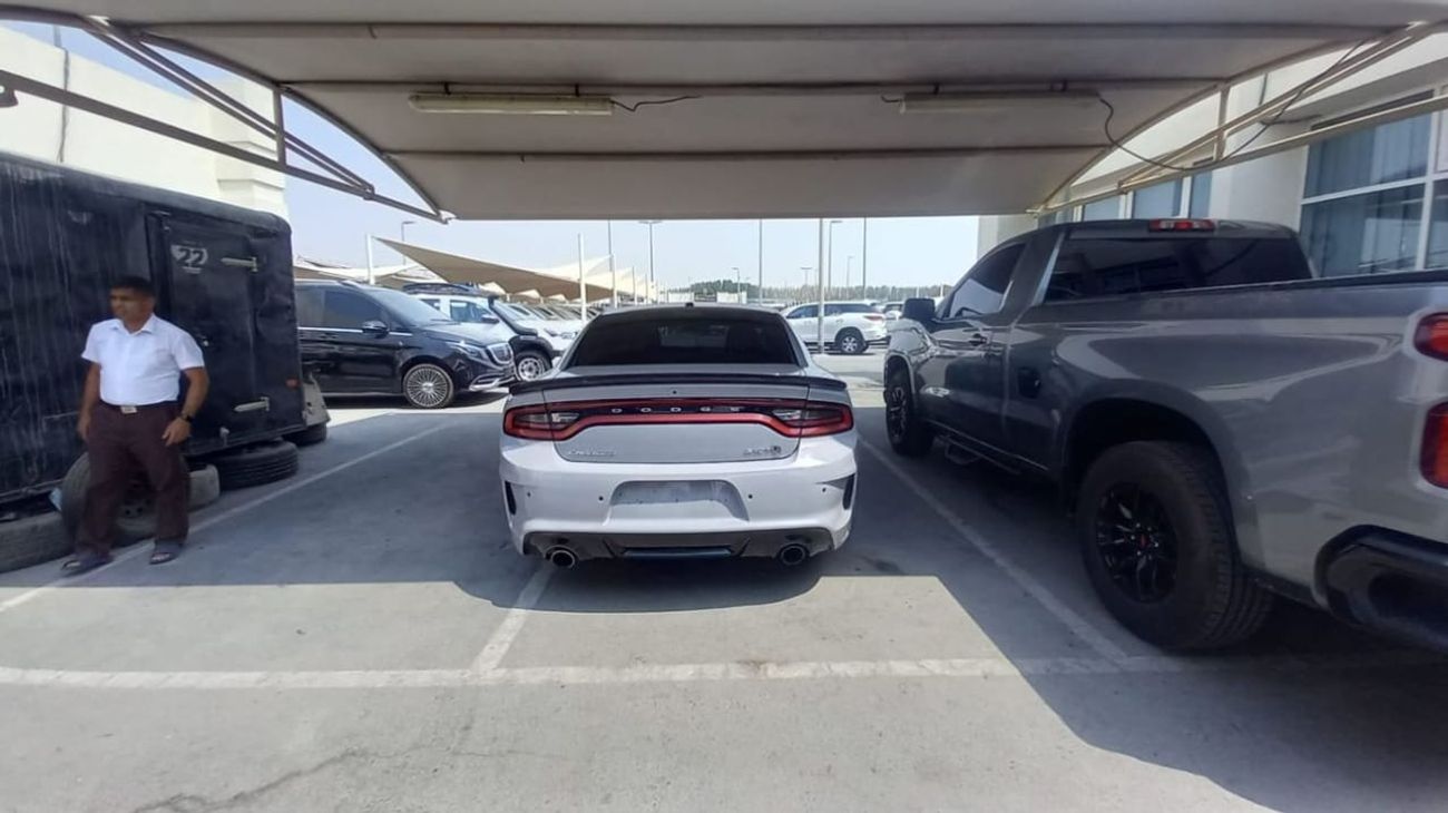 Dodge Charger SRT Hellcat 6.2L (717 HP)