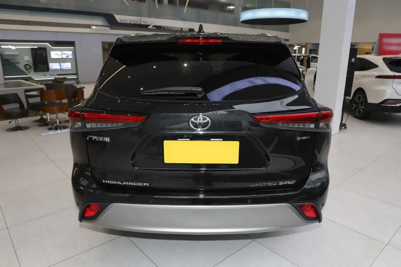 تويوتا هايلاندر 2.5L Hybrid VXR (AWD)