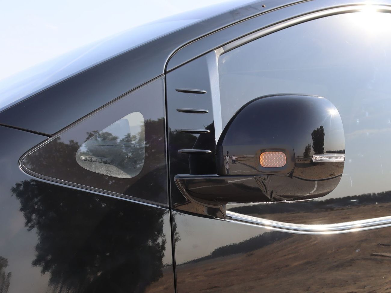 هيونداي ستاريا هيونداى ستاريا - 2023 - خليجى - بدون حوادث - بمحرك 3.5 - 9 مقاعد - ممشى قليل - بحاله ممتازه