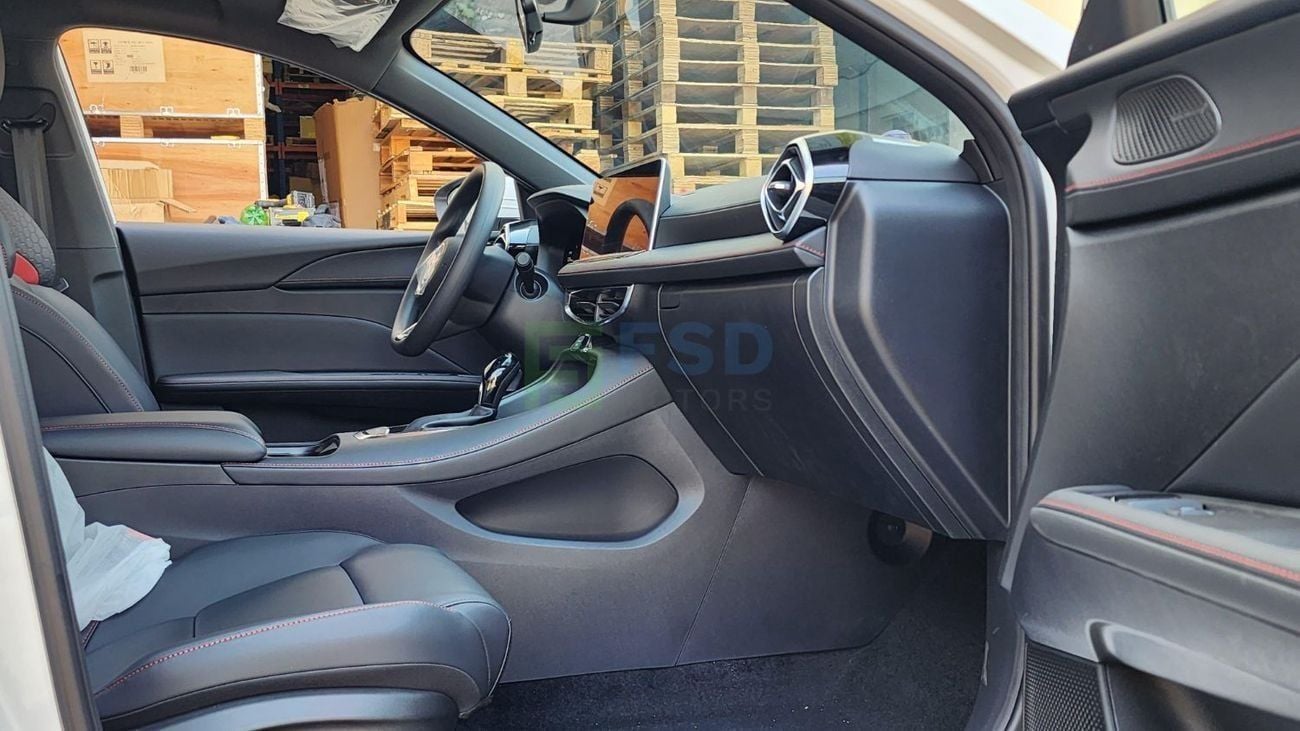 MG 5 MG5 1.5L 2WD 180DVVT Luxury MY-2025