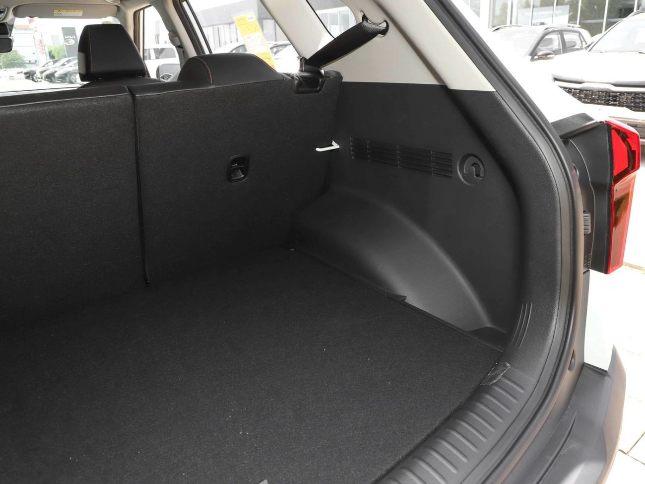 كيا سيلتوس Std 1.6L (123 HP)