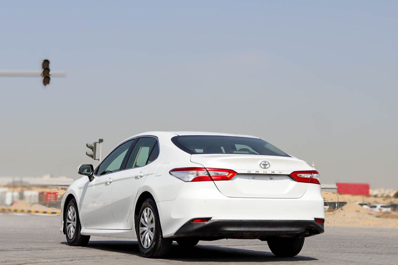 تويوتا كامري S 2.5L (181 HP) Toyota Camry 2020 GCC without accidents in excellent condition 1388 P.M