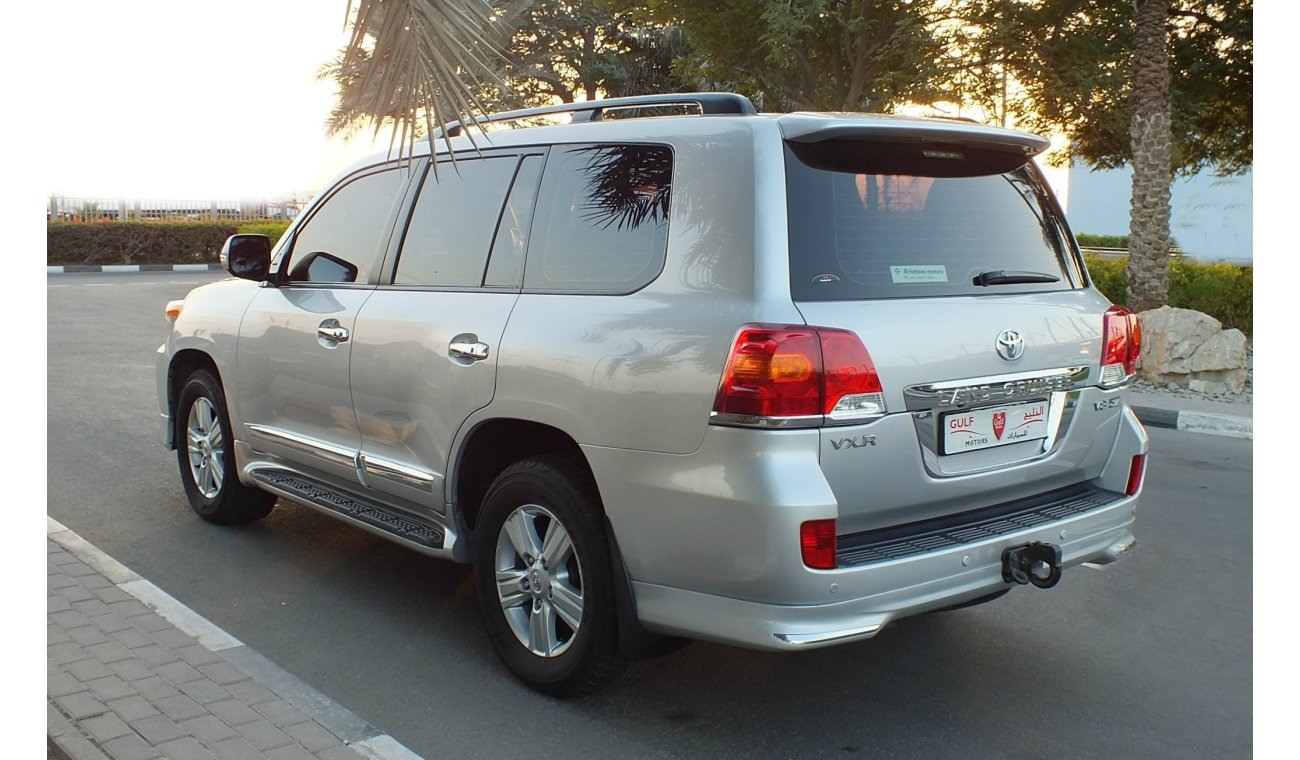 Toyota Land Cruiser VXR 5.7L V8