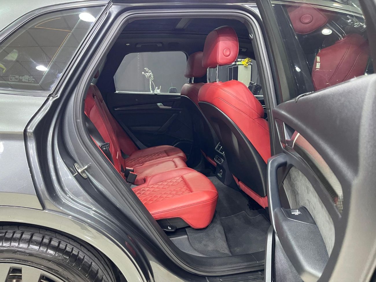 أودي SQ5 Sportback TFSI quattro 3.0L