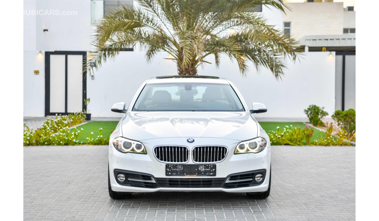 بي أم دبليو 520 i - Full Agency Service History - AED 1,645 Per Month - 0% DP