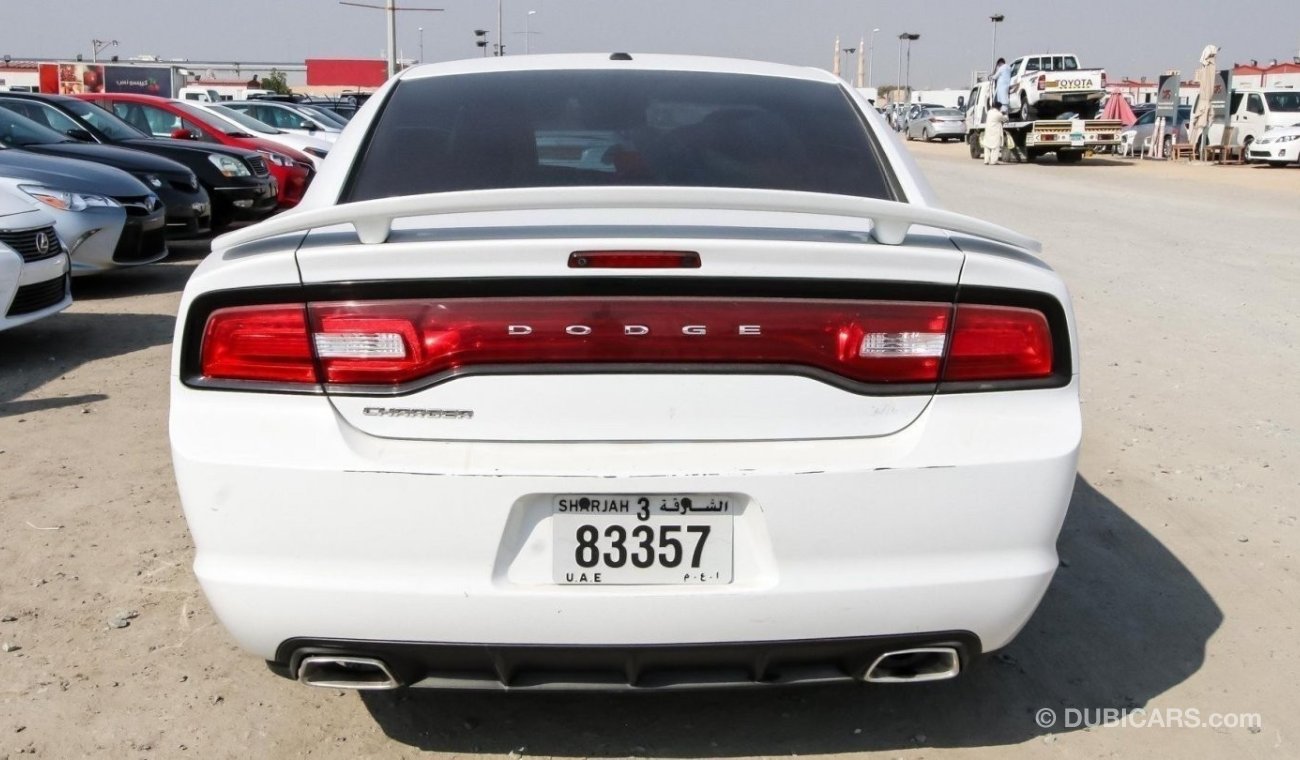 دودج تشارجر 2013 V8 5.7L HEMI Engine R / T للبيع العاجل