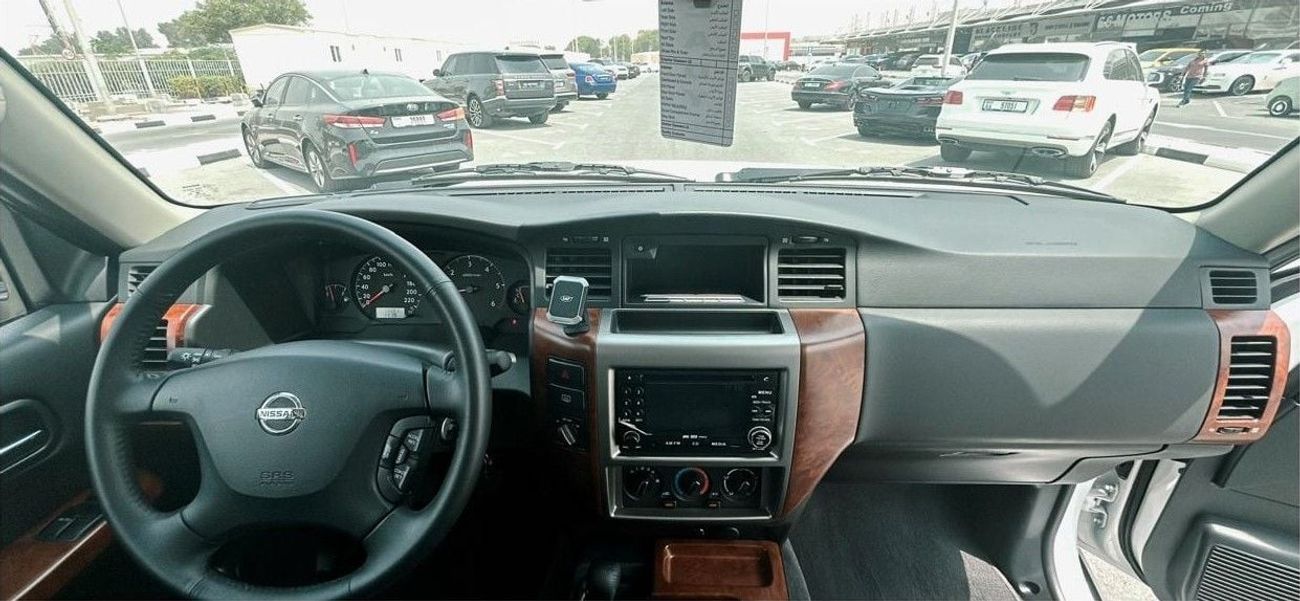 نيسان باترول سفاري NISSAN PATROL SAFARI 2022 GCC DRIVEN ONLY 13K WITH 5 YEARS AGENCY WARRANTY  IN