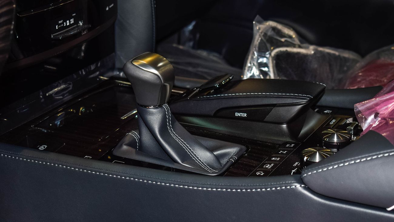 Lexus LX 570 S SUPERSPORT