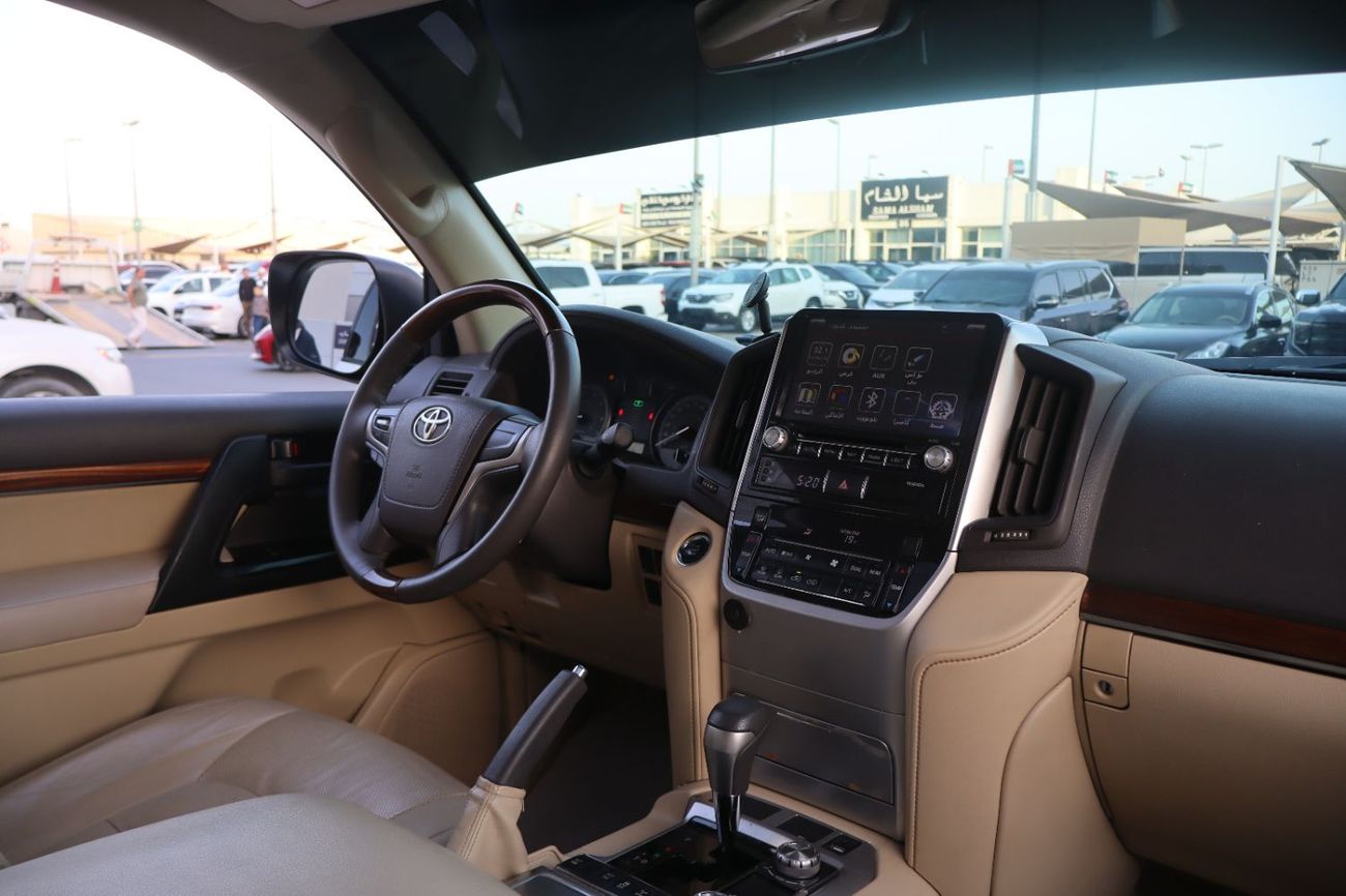 تويوتا لاند كروزر GXR 4.6L