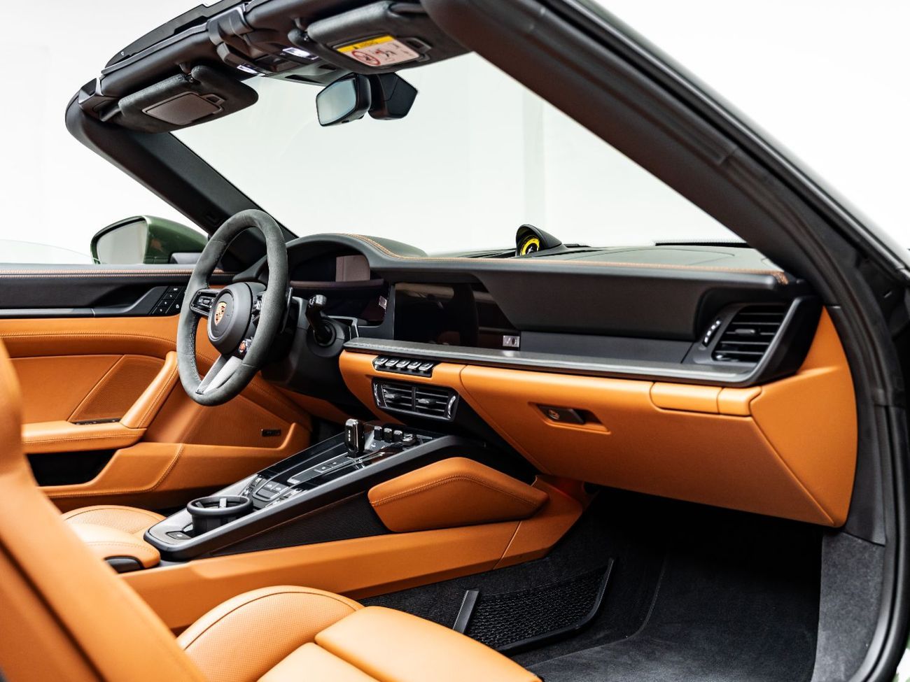 بورش 911 Targa 4GTS 3.0L (475 HP)