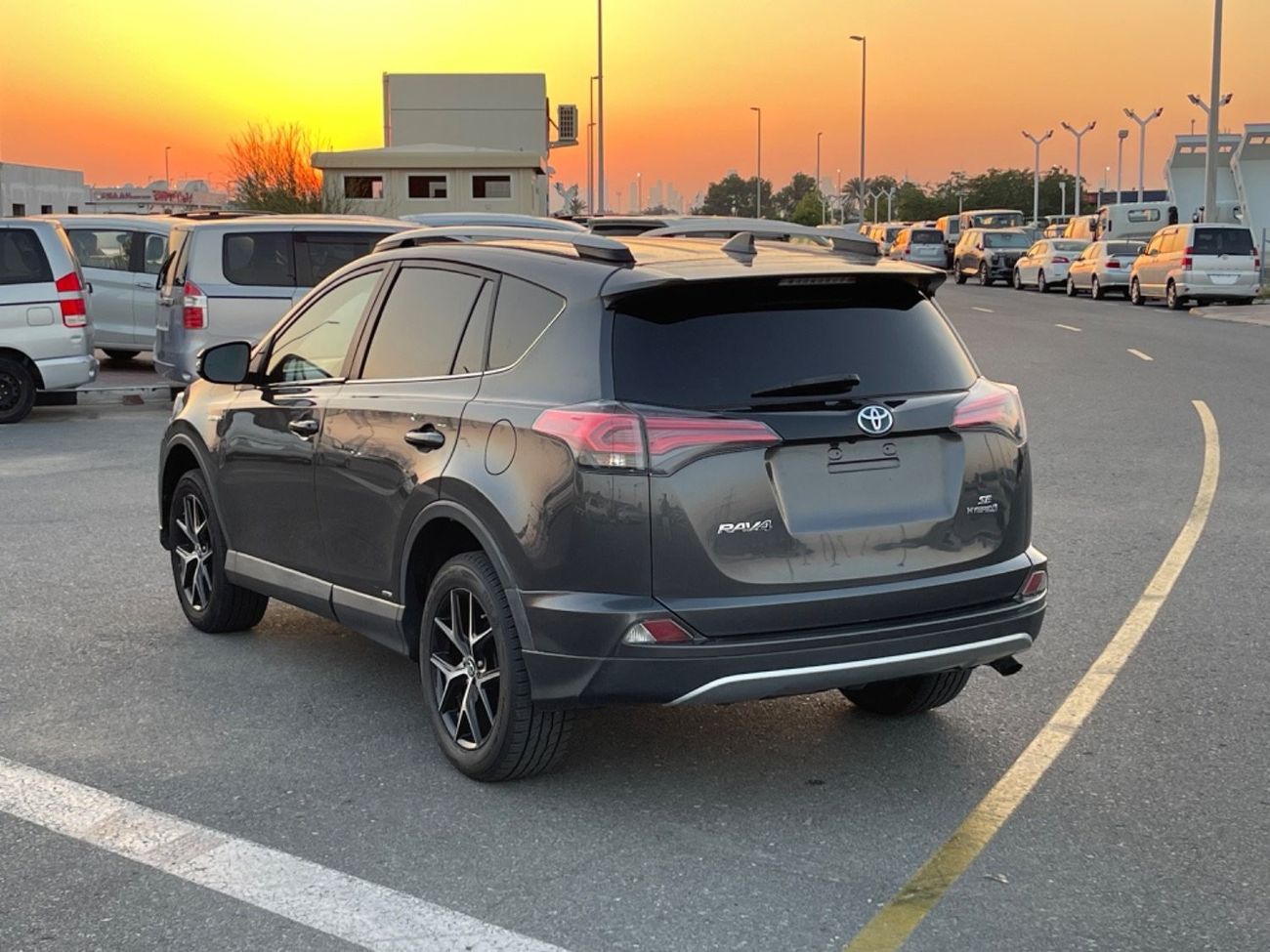 Toyota RAV4 2018 TOYOTA RAV4 SE HYBRID FULL OPTIONS IMPORTED FROM USA