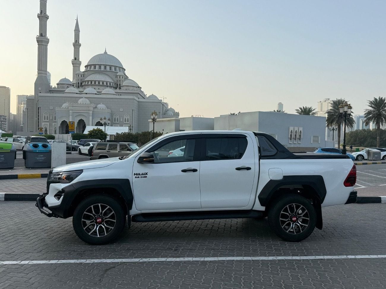 تويوتا هيلوكس GR SPORT