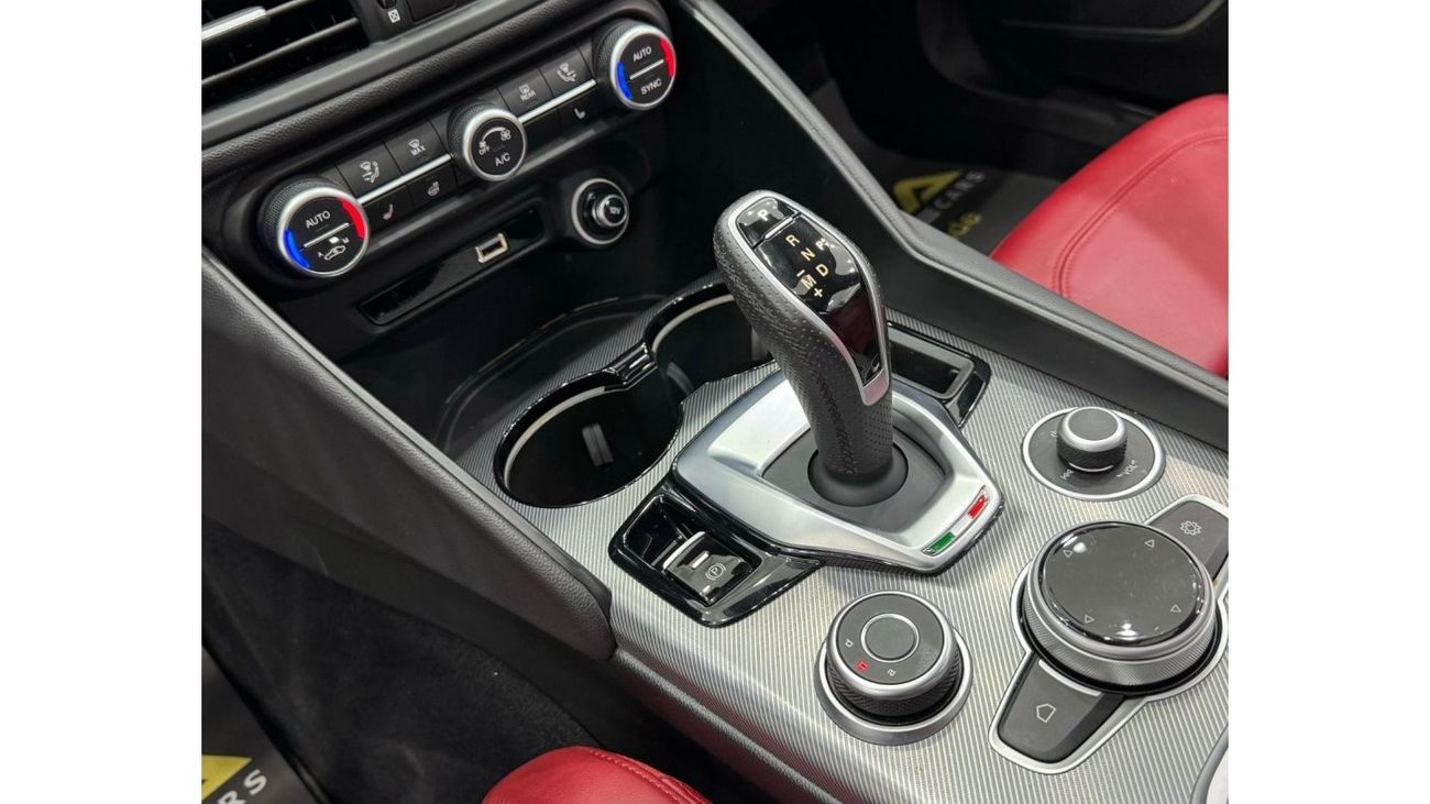 Alfa Romeo Giulia 2023 Alfa Romeo Giulia Veloce, 2027 Agency Warranty + Service Package, Full Service History, GCC