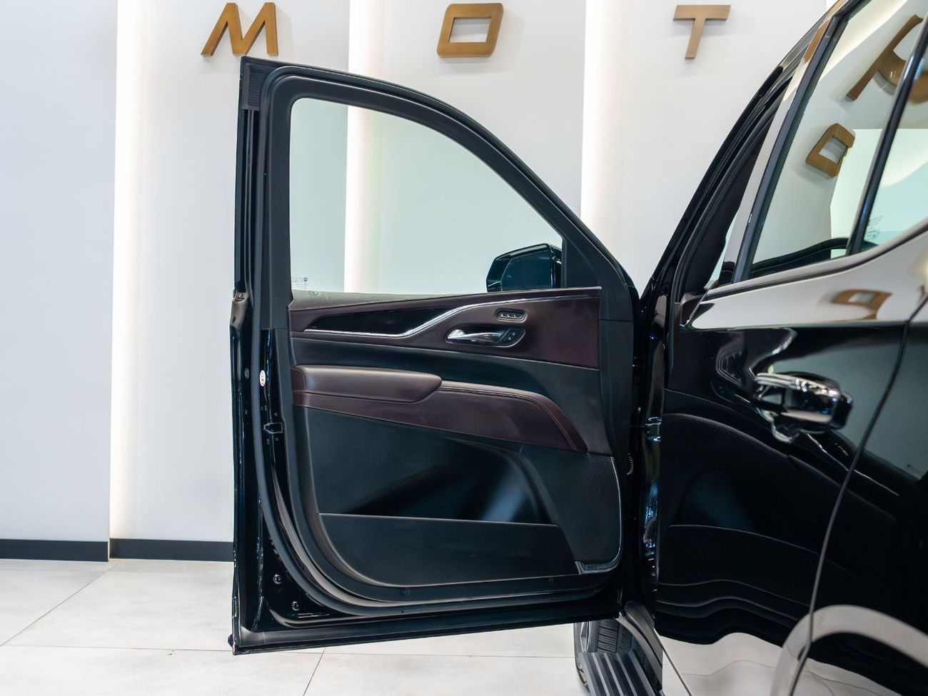 Cadillac Escalade Sport Platinum 6.2L AWD SPORT PLATINUM - 2021 | V8 ENGINE | GCC SPECS | FULL OPTION | PERFECT CONDIT