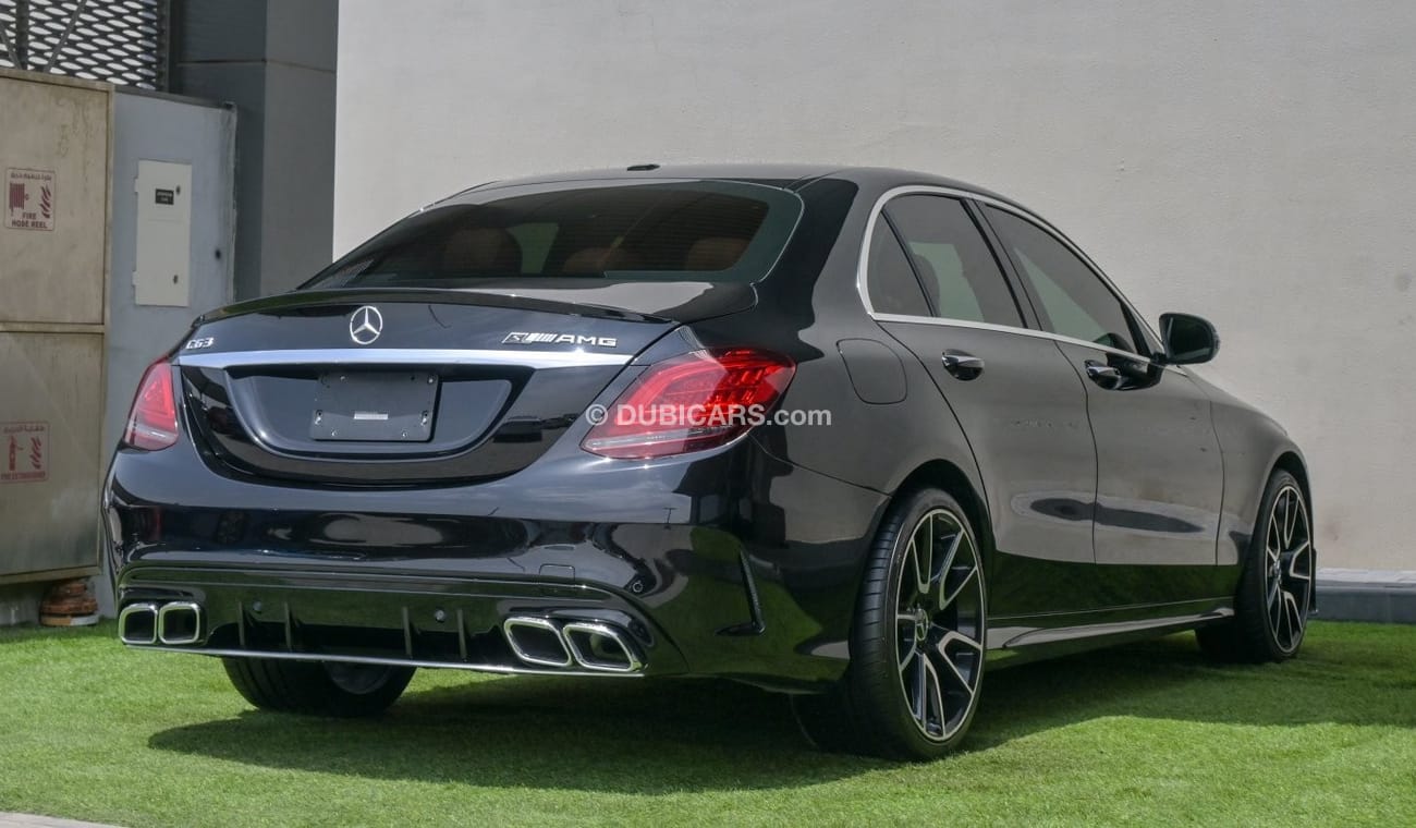 مرسيدس بنز C 300 C63S Bodykit