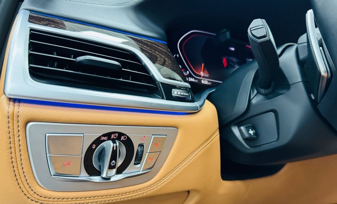 BMW 730Li Exclusive GCC .. FSH .. M kit .. Perfect Condition .. Warranty .