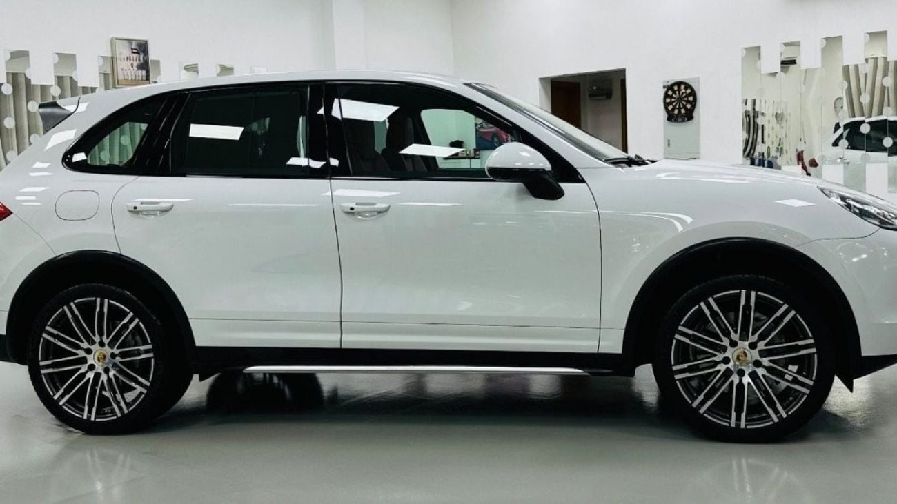 Porsche Cayenne GCC .. FSH .. Warranty … Original Paint .. Top Range