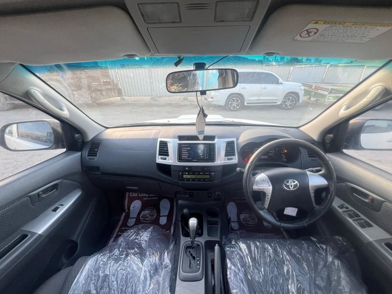 Toyota Hilux DIESEL 3,0 LITER RIGHT HAND DRIVE AUTOMATIC