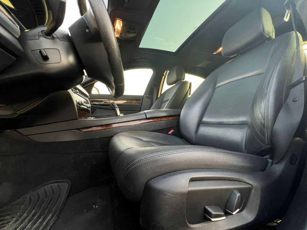 بي أم دبليو 740Li BMW 740LI 3.0L 2015 GCC