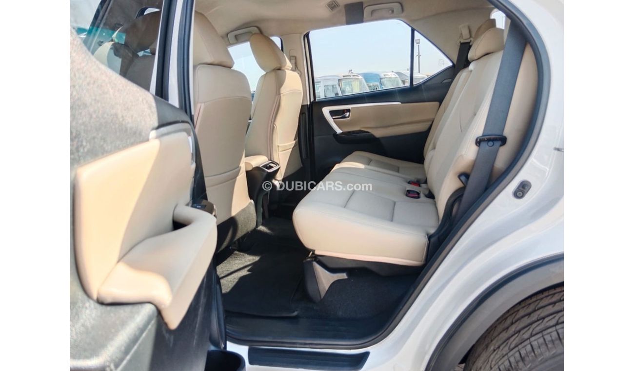 Toyota Fortuner TOYOTA FORTUNER RIGHT HAND DRIVE(PM05127)