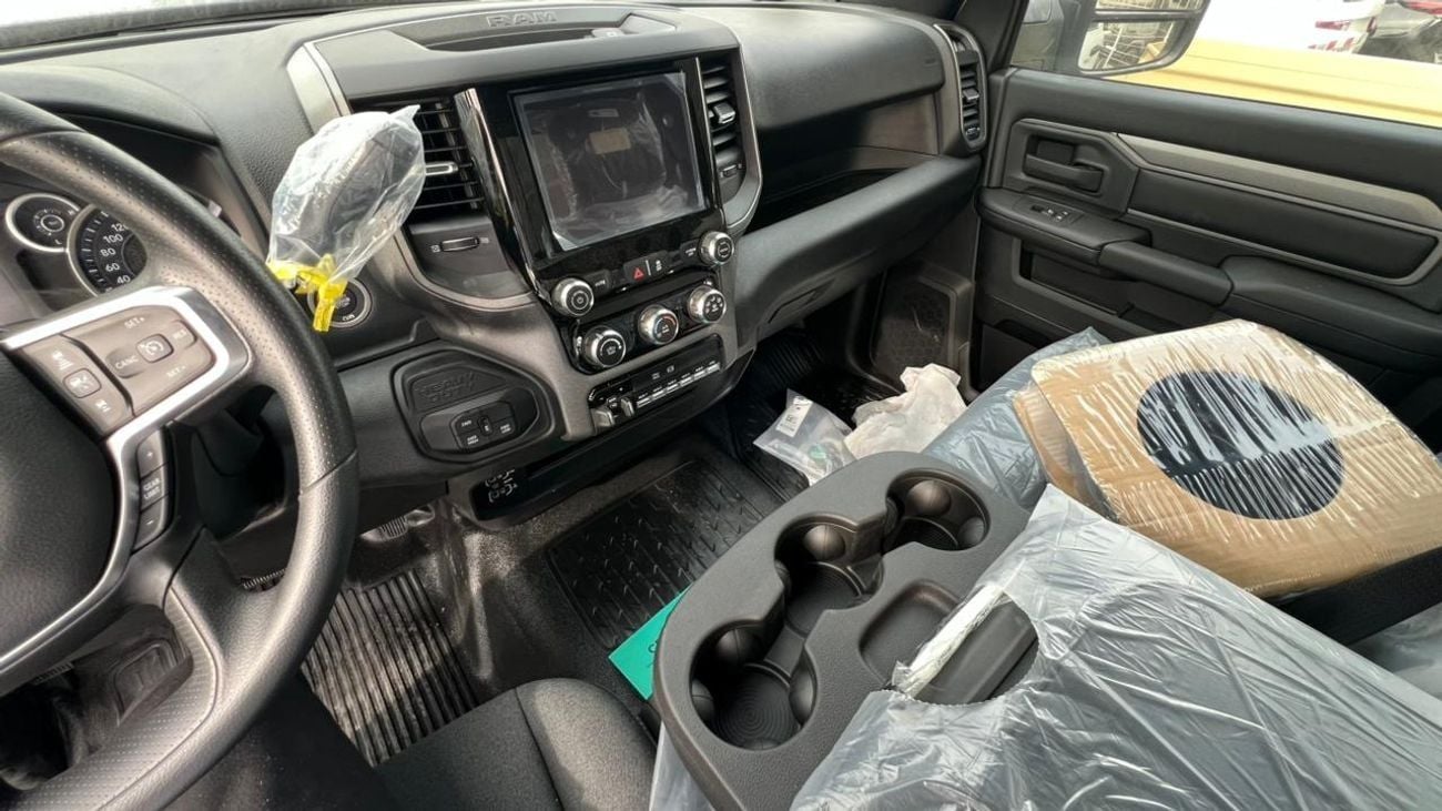 رام 5500 EXPORT ONLY - Ram 5500 Regular Chassis Cab 4x4 6.7L Cummins Diesel 8-Speed AT