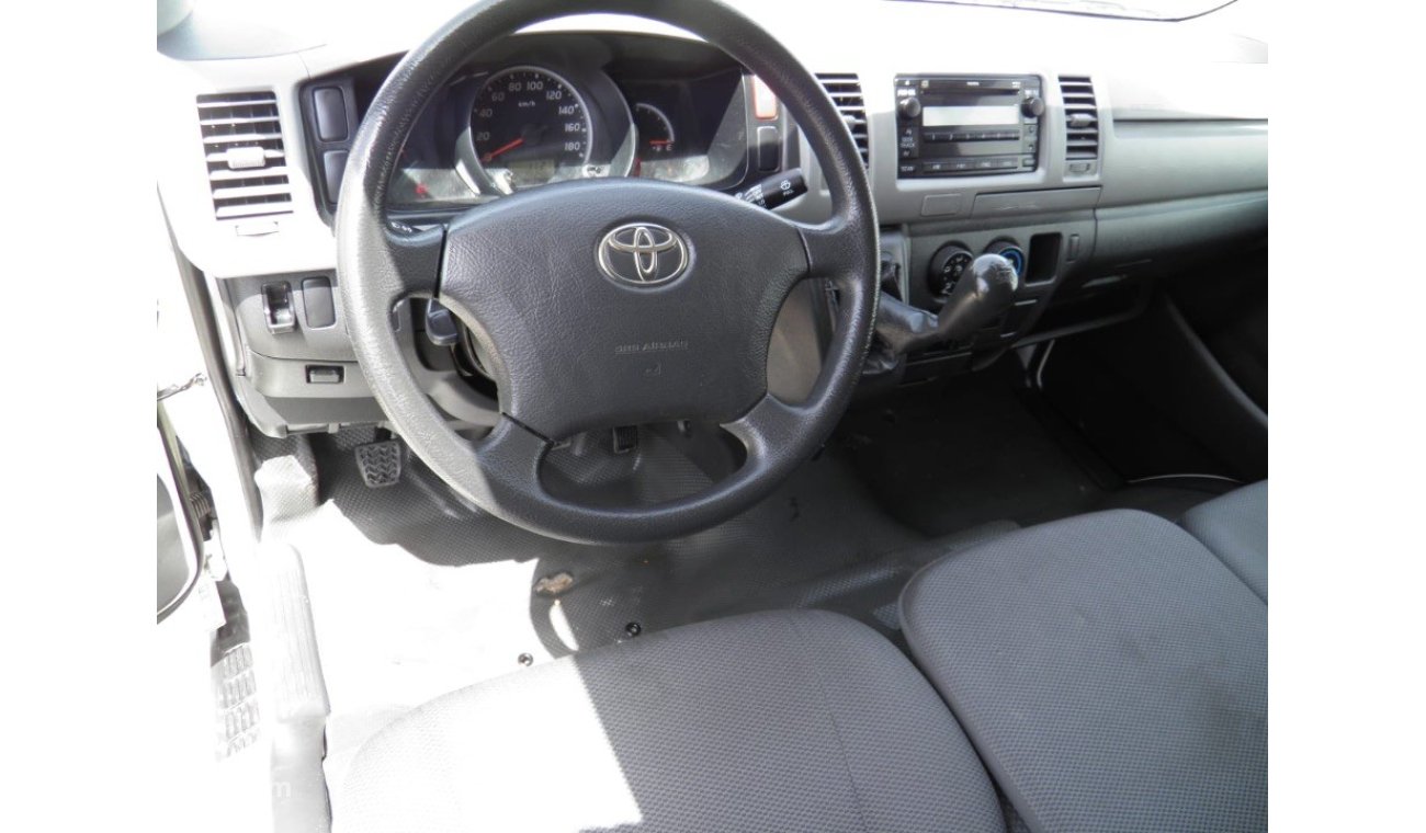 Toyota Hiace 2013 ref#681