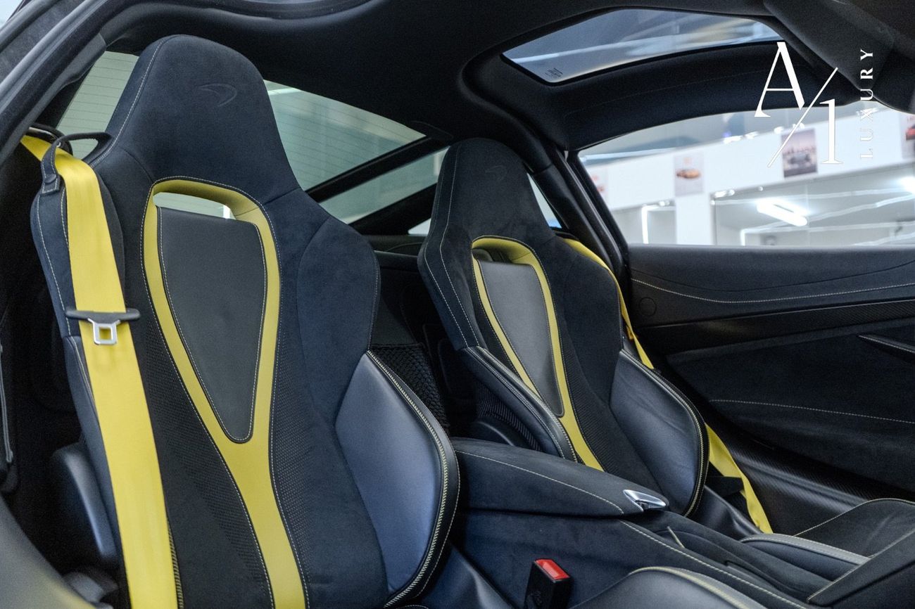 McLaren 720S 2019 Mclaren 720s MSO, Full Service History, Carbon Fibre Package, Excellent Condition, GCC Spec