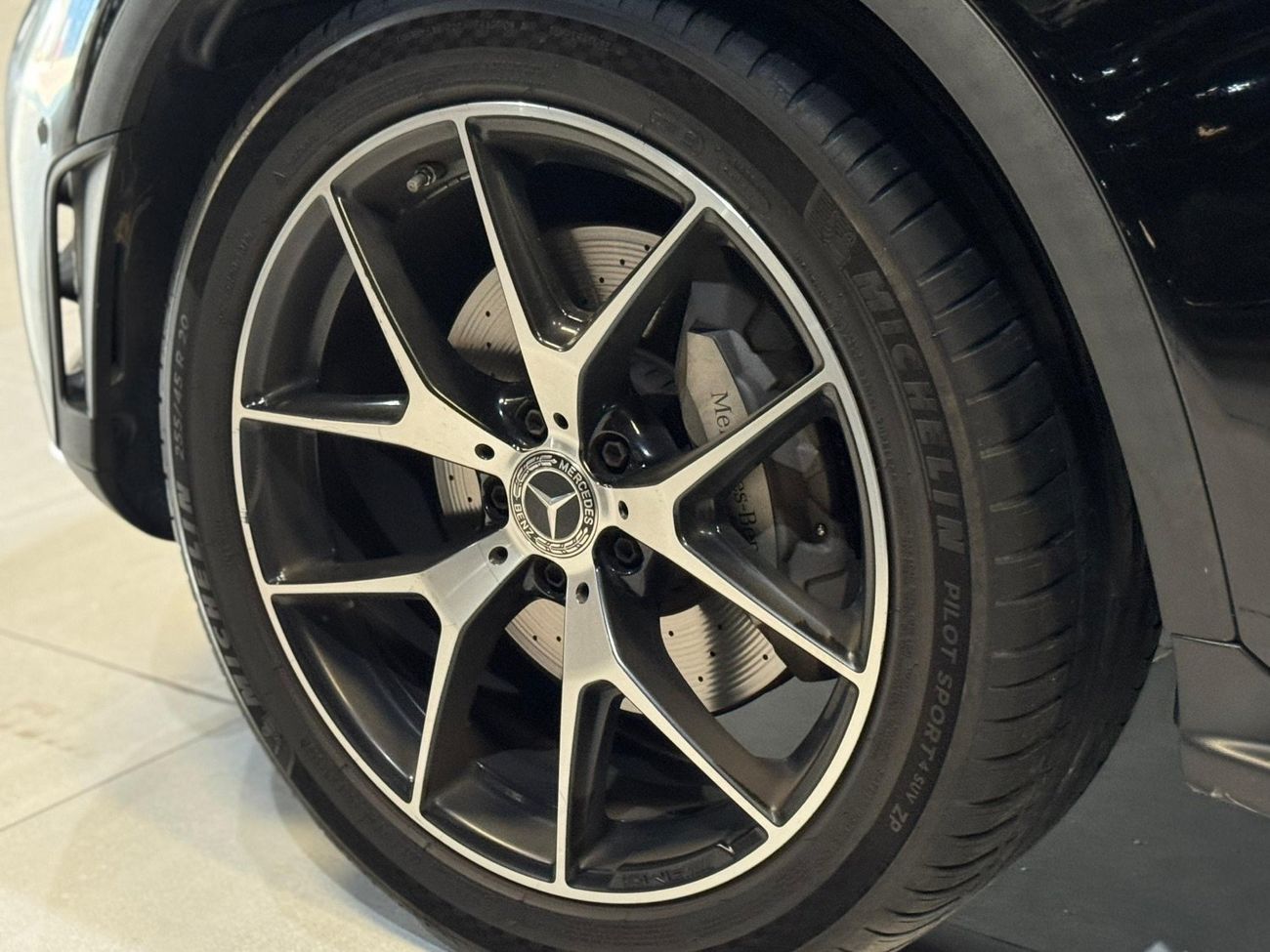 مرسيدس بنز GLC 200 Premium + 2.0L