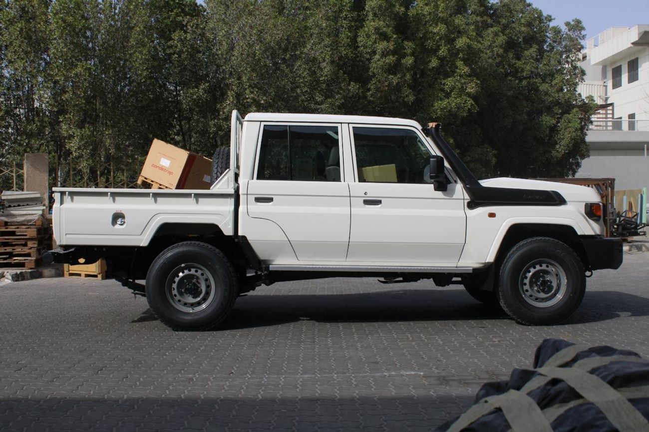 تويوتا لاند كروزر بيك آب LC79 DC 2.8 MT BASIC OPTION 2025 GCC