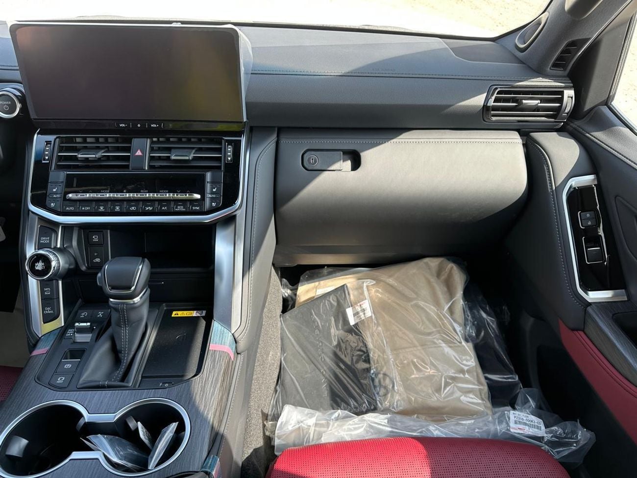 Toyota Land Cruiser 2026 Toyota Land Cruiser LC300 VXR (Full-Option with Radar) 3.5L V6 Twin Turbo Hybrid A/T 4WD Export