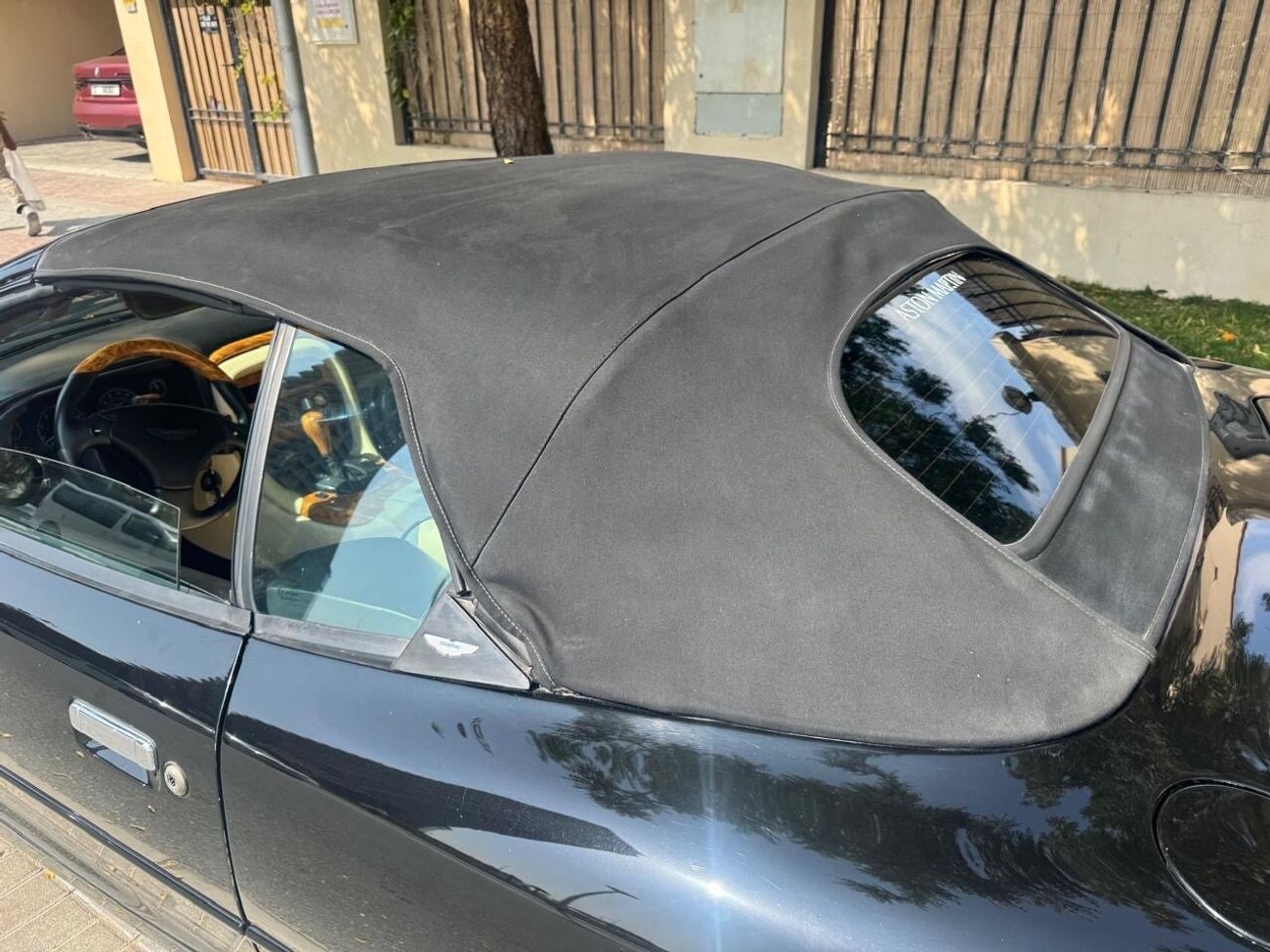 أستون مارتن DB7 Volante