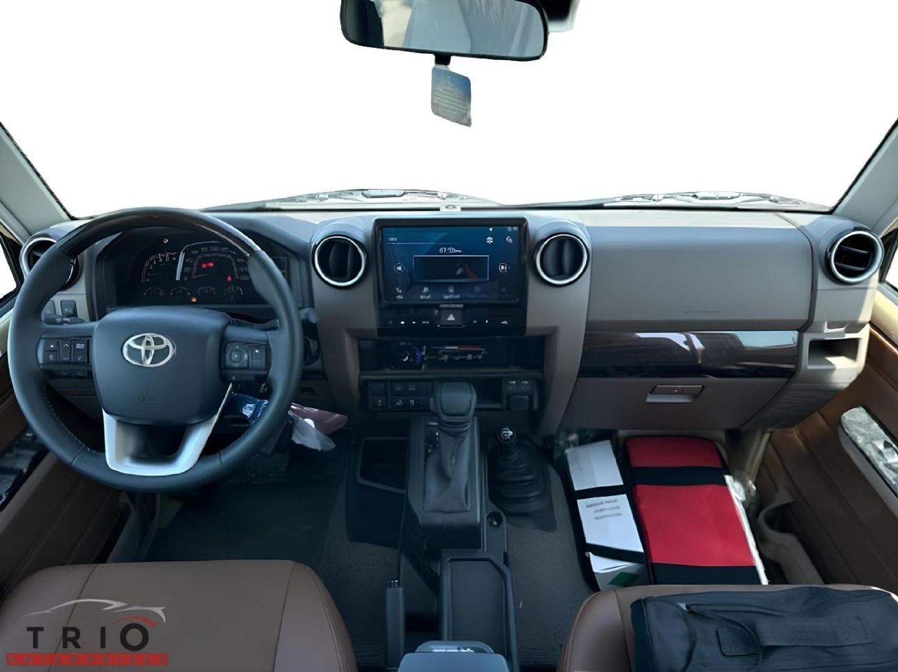 تويوتا لاند كروزر 70 2025 TOYOTA LAND CRUISER 76 SERIES 2.8L DIESEL 5 DOOR FULL OPTION WITH ALLOY WHEELS , COOL BOX , LED