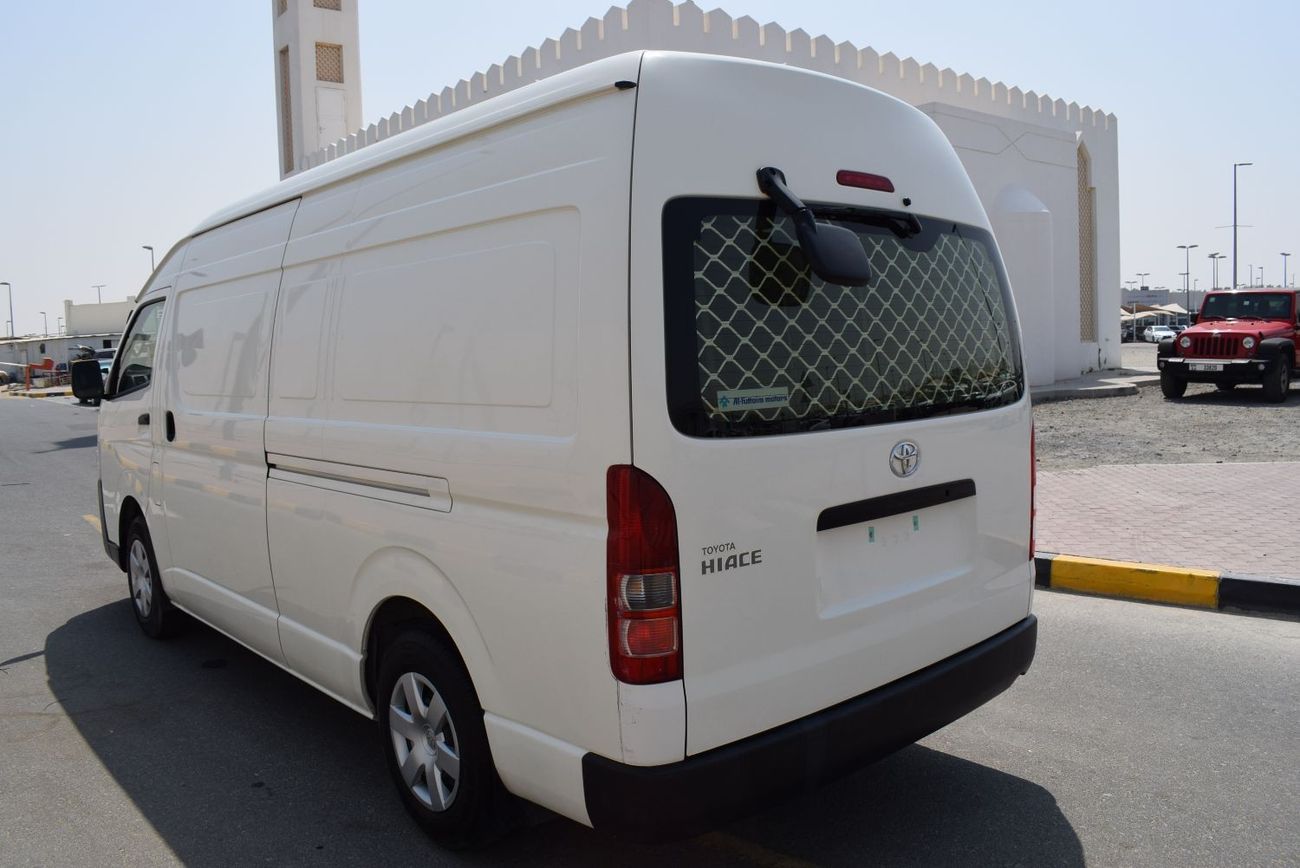 Toyota Hiace Toyota Hiace Highroof Van 2.7L , model:2023. Only done 6000 km
