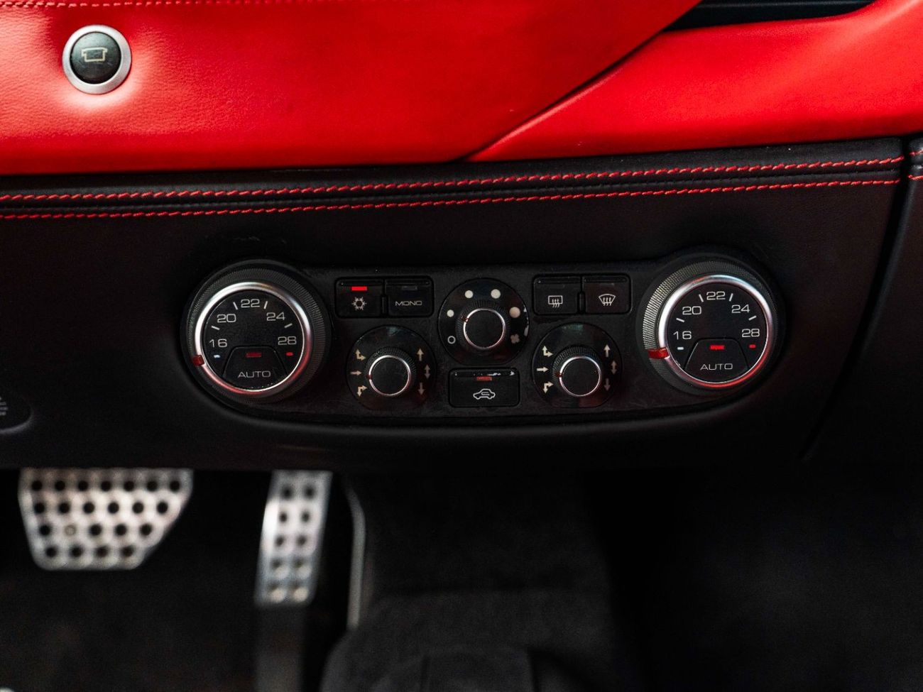 فيراري 488 2016 FERRARI 488 GTB • OFFICIAL FERRARI AGENCY SERVICE HISTORY