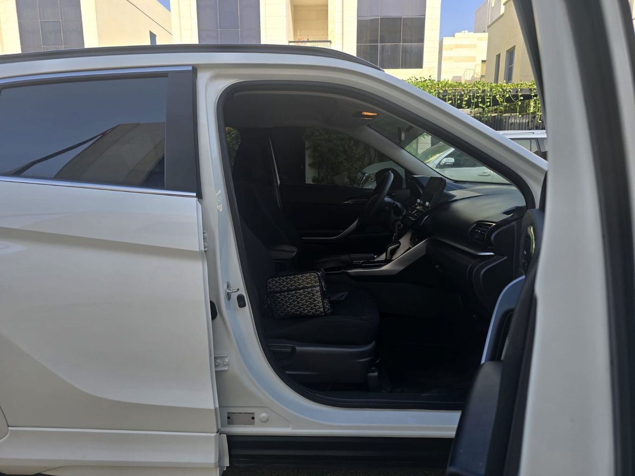 Mitsubishi Eclipse Cross RVSI 1.5T GLS (Mid Option)