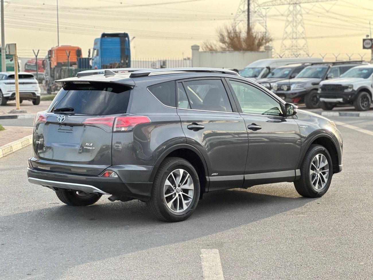 Toyota RAV4 XLE 2.5 Hybrid