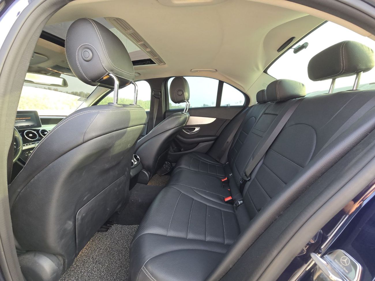 مرسيدس بنز C 220 MERCEDES C220d 2017 4-MATIC // PERFECT CONDITION // FULL OPITION