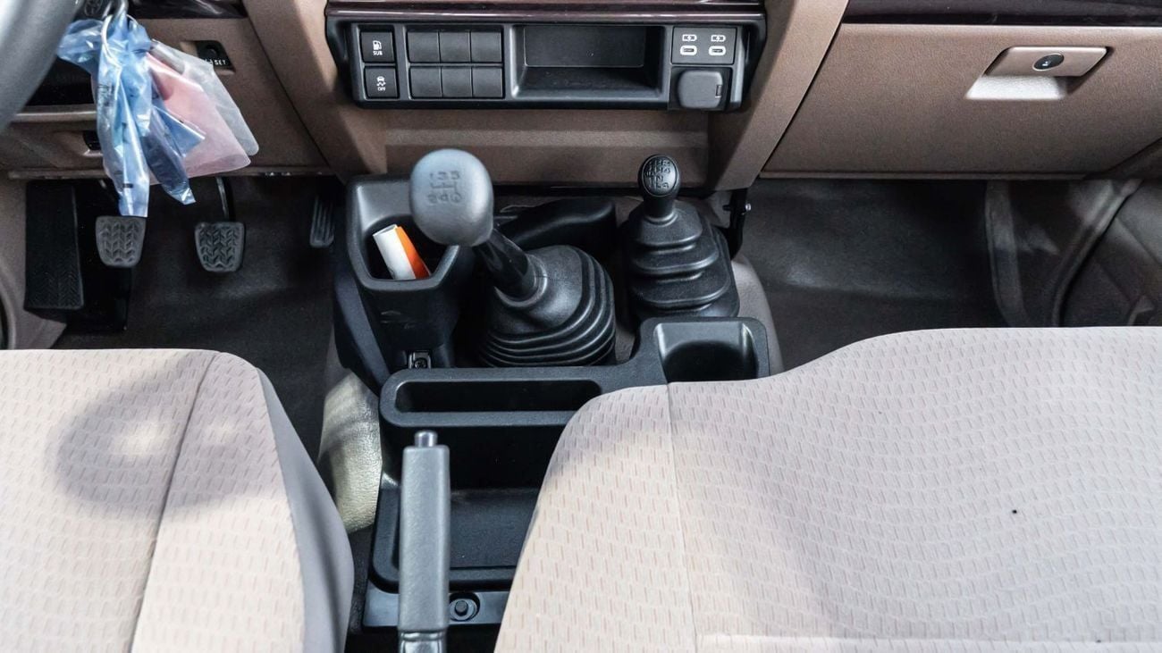 تويوتا لاند كروزر بيك آب 2026 Toyota Land Cruiser LC 79 2.8L MT Diesel (Beige-Brown)