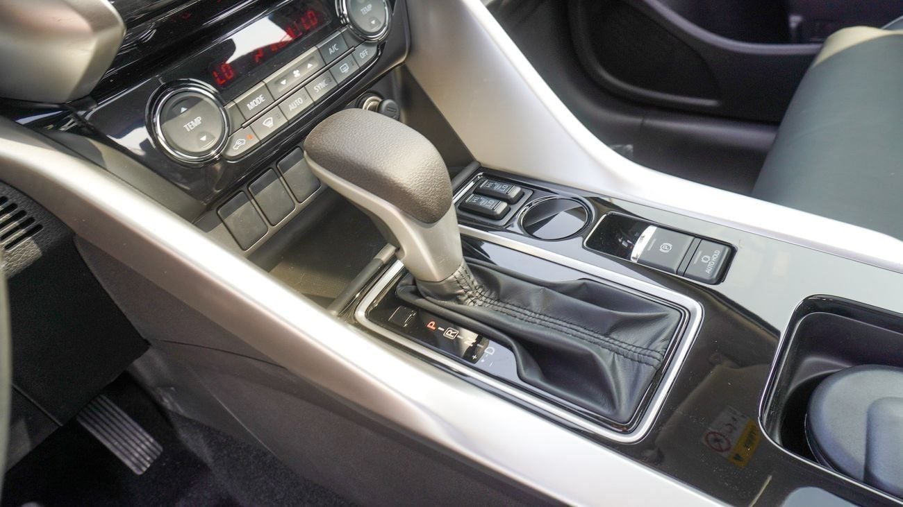 ميتسوبيشي إكلبس كروس جديد كلياً 2026 ميتسوبيشي إكليبس كروس GLS (U40) 1.5 لتر | 5 مقاعد | SUV | مواصفات خليجية | للتصدير ف