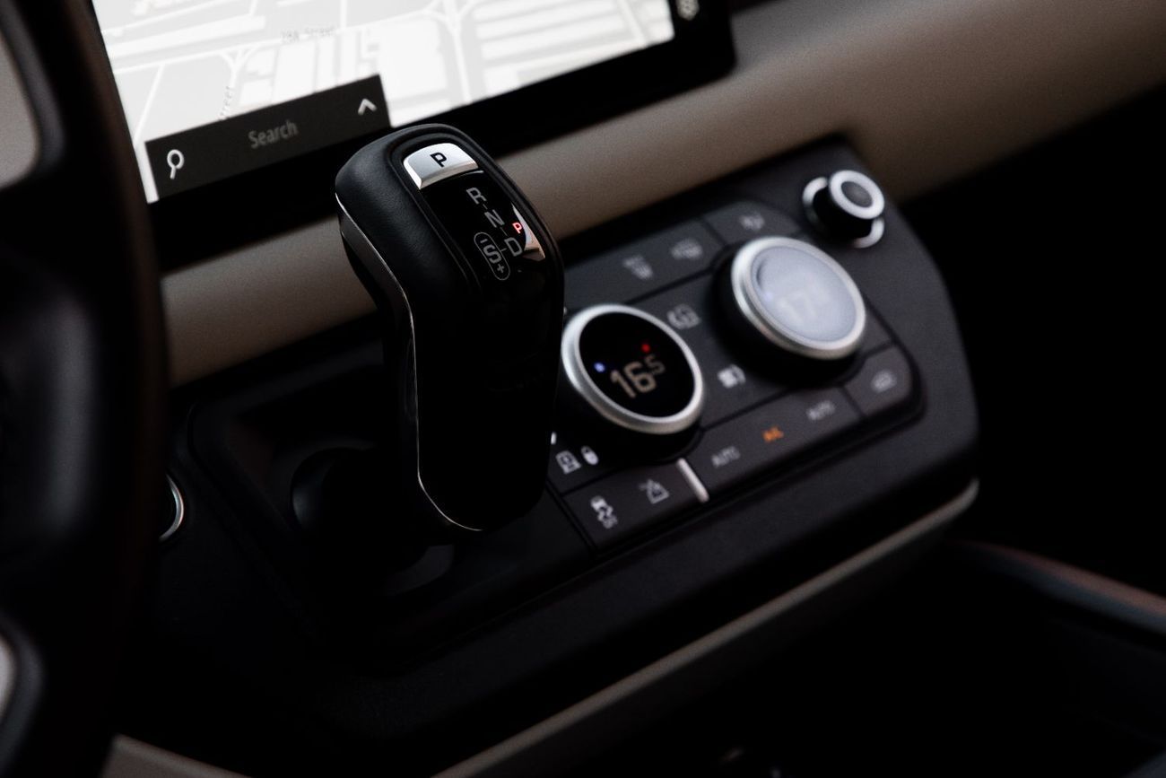 لاند روفر ديفندر 6,384 P.M  | 0% Downpayment | DEFENDER 110 P300 | AGENCY WARRANTY!