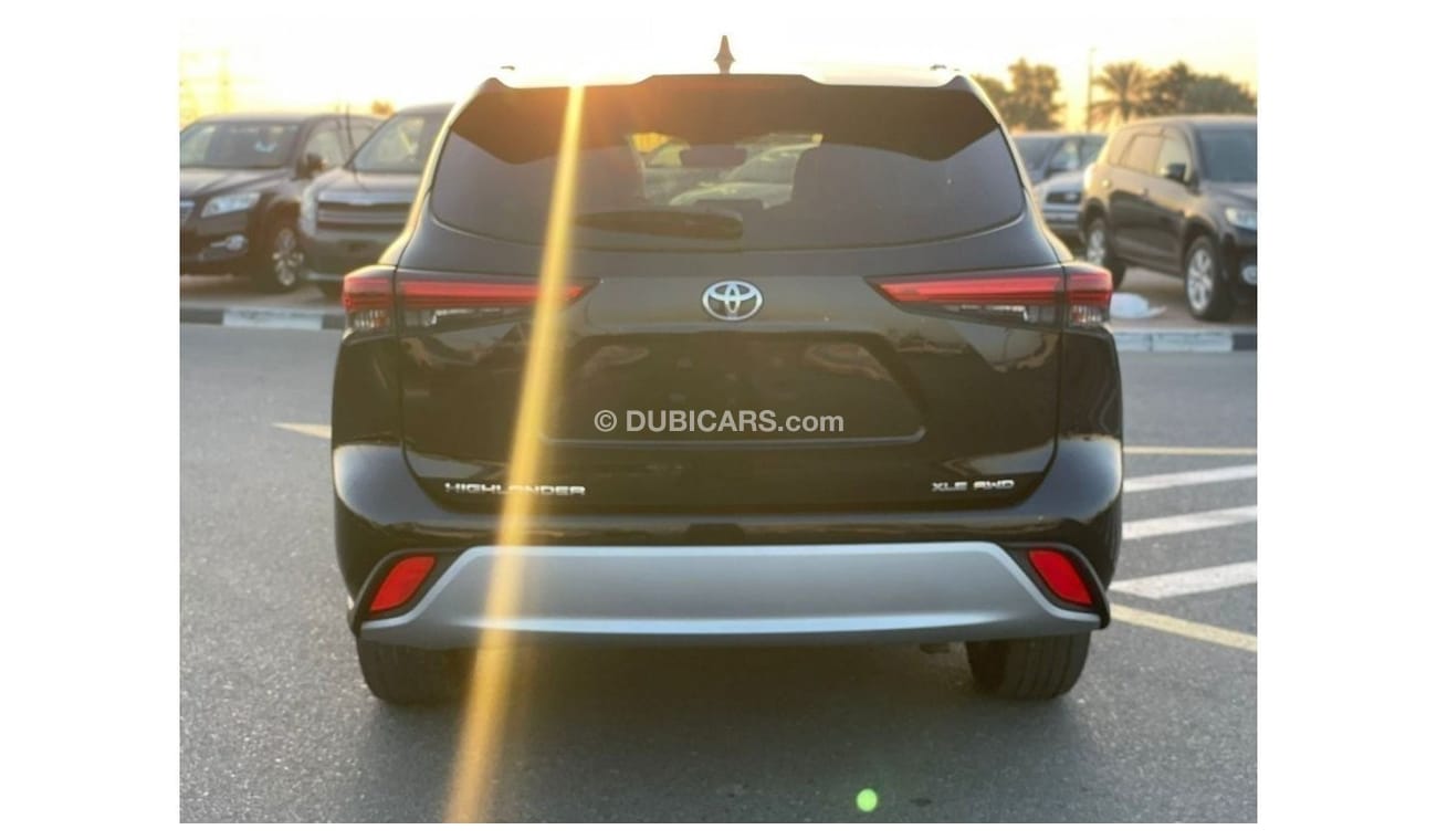 Toyota Highlander 2021 TOYOTA HIGHLANDER XLE 3.5L V6 AWD /