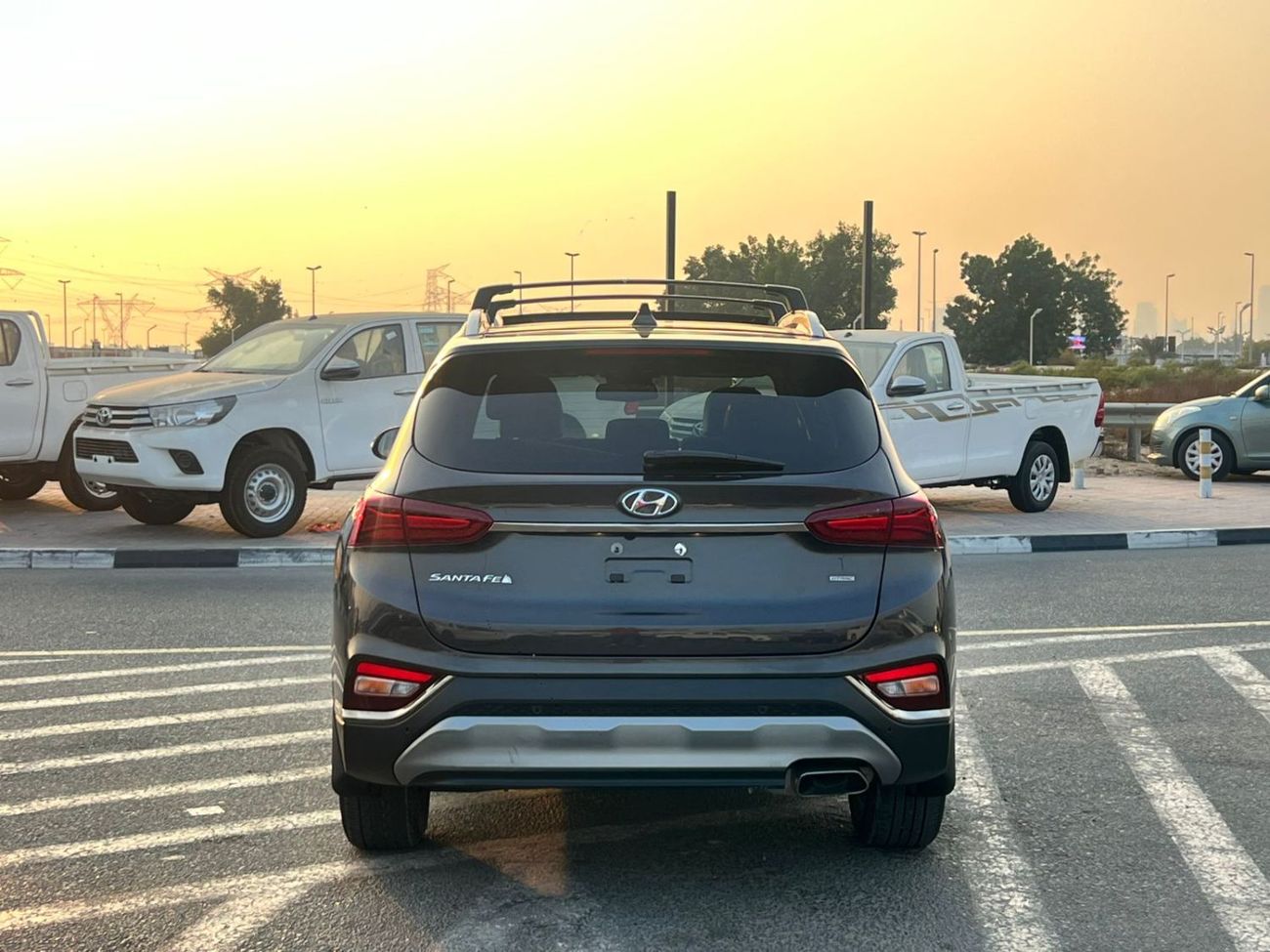 Hyundai Santa Fe 2020 Hyundai Santafe Limited  Panoramic View  - 360* 5 CAM- 2.4L V4 - AWD 4x4 -With Radar & Sensor -