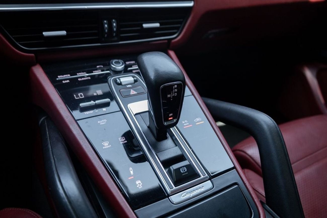 Porsche Cayenne Std 3.0L (340 HP)