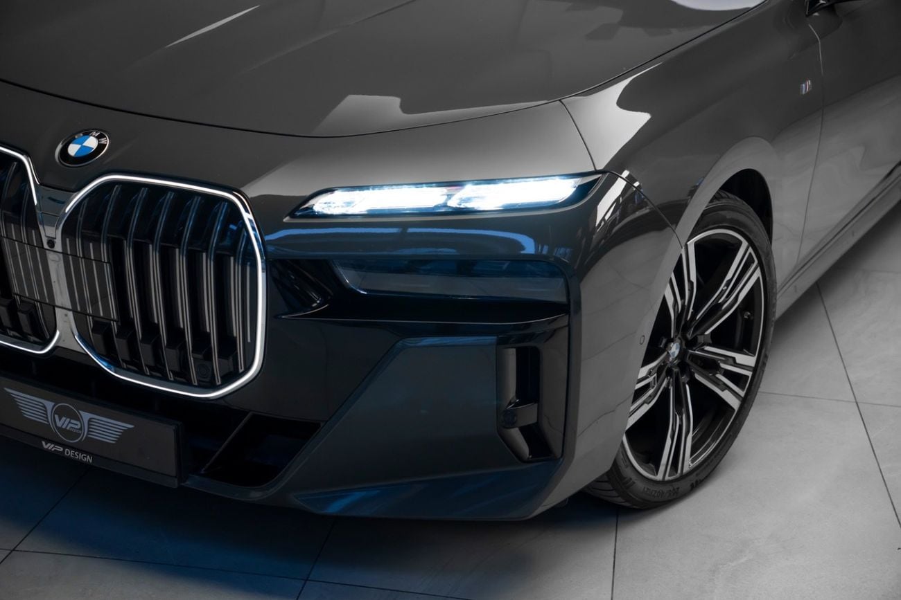 بي أم دبليو 740i LUXURY PURE EXCELLENCE