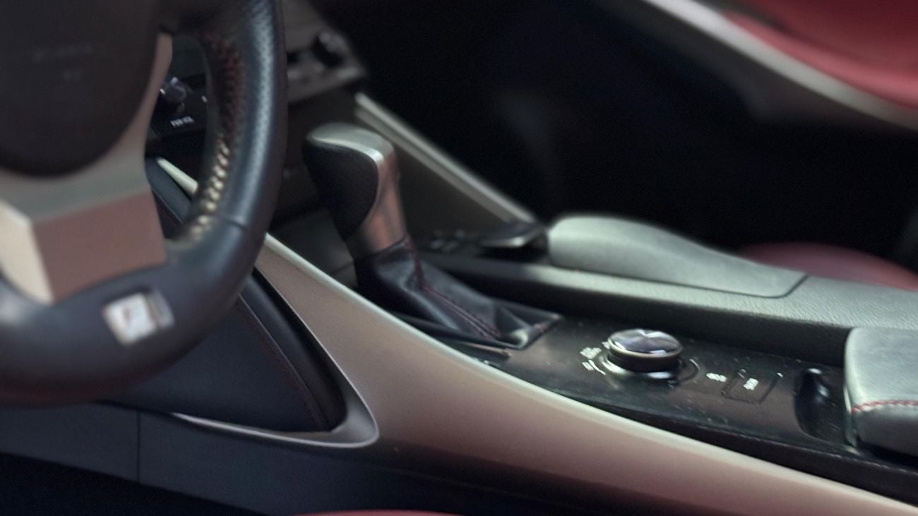 لكزس IS 250 F sport