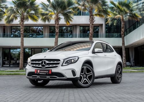 مرسيدس بنز GLA 220 GLA 200 AMG | 2,350 P.M | 0% Downpayment | MERCEDES SERVICE HISTORY!