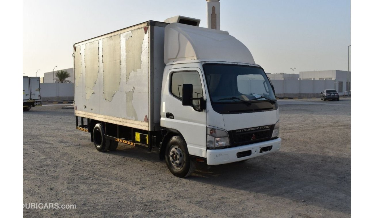 ميتسوبيشي كانتر 2008 | MITSUBISHI CANTER 4.2 TON TRUCK | CHILLER | 14 FEET | GCC | VERY WELL-MAINTAINED | SPECTACULA