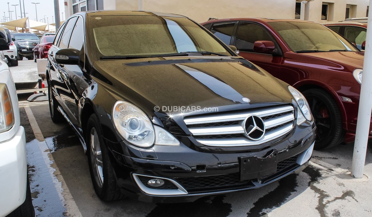 Mercedes-Benz R 500 4Matic 2008 model full options panorama roof DVD camera leather interiors  clean car from japan