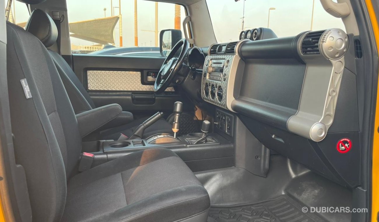 Toyota FJ Cruiser خليجي. GCC Full option