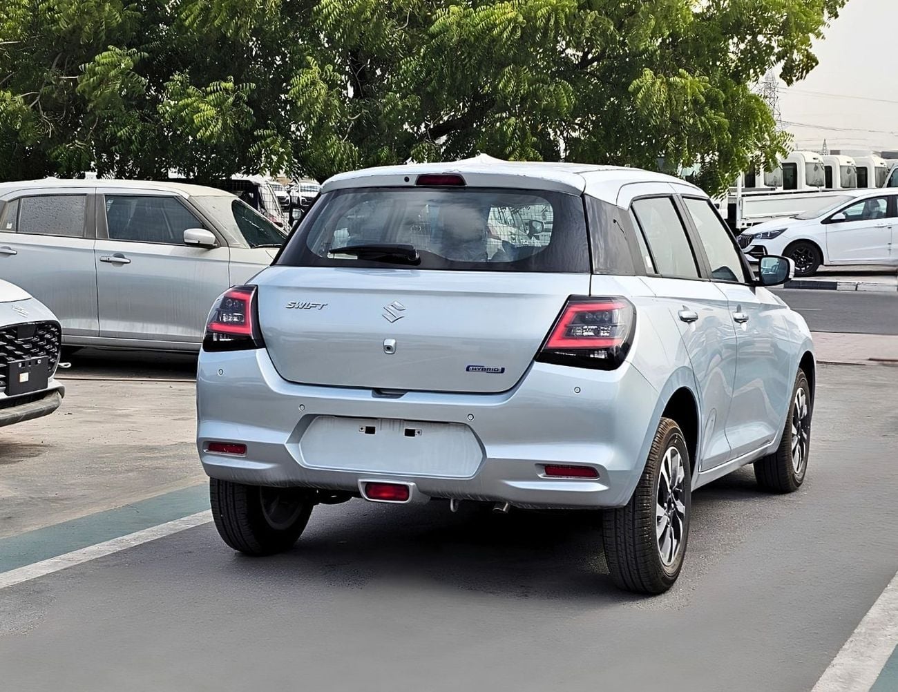 سوزوكي سويفت GLX SUZUKI SWIFT GLX HYBRID || RADAR PETROL AT 1.2L V4 (CODE # SWGLXFOH) SILVER 2026